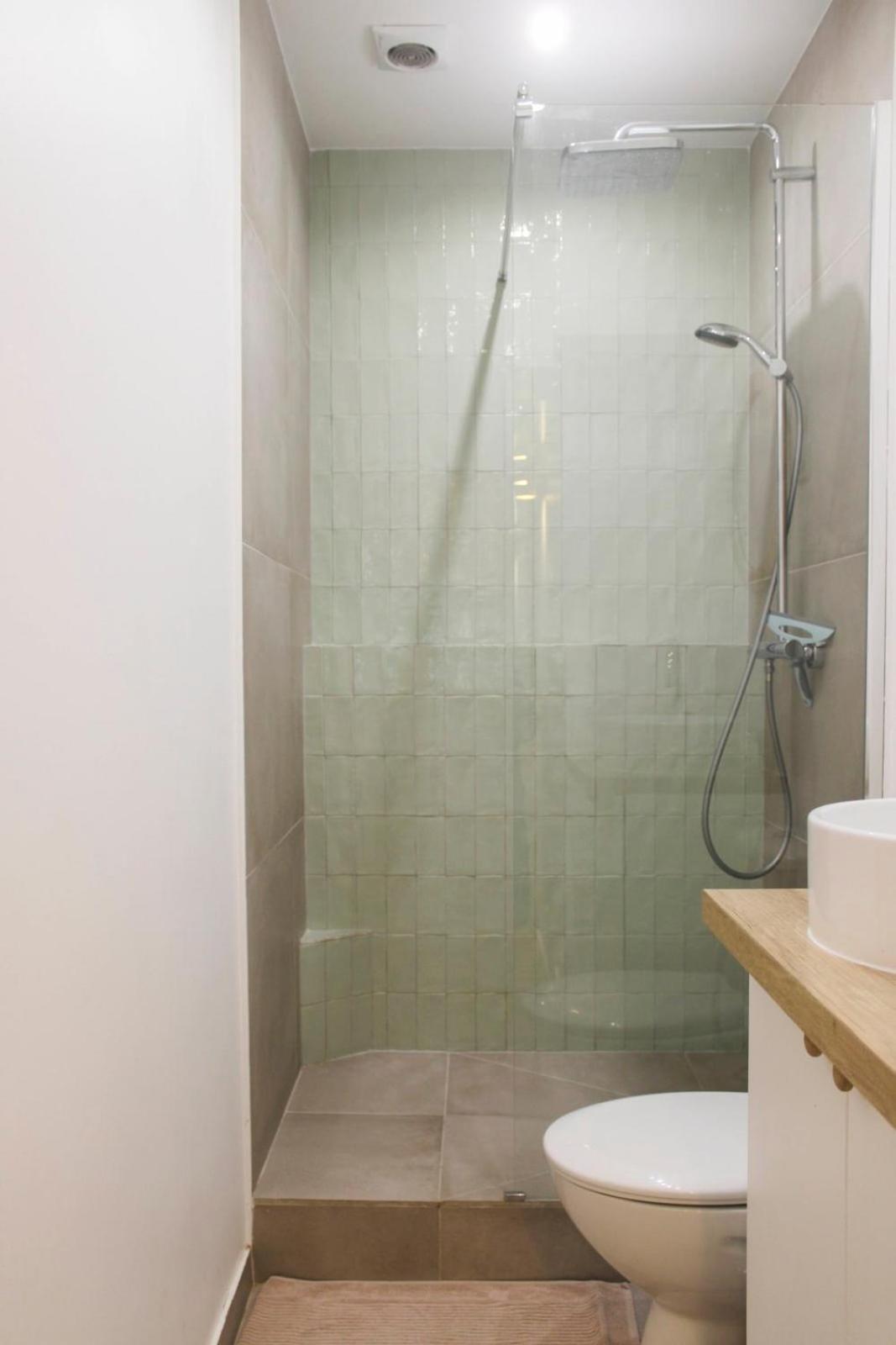 Comfortable Cocoon Close To Montmartre Appartamento Parigi